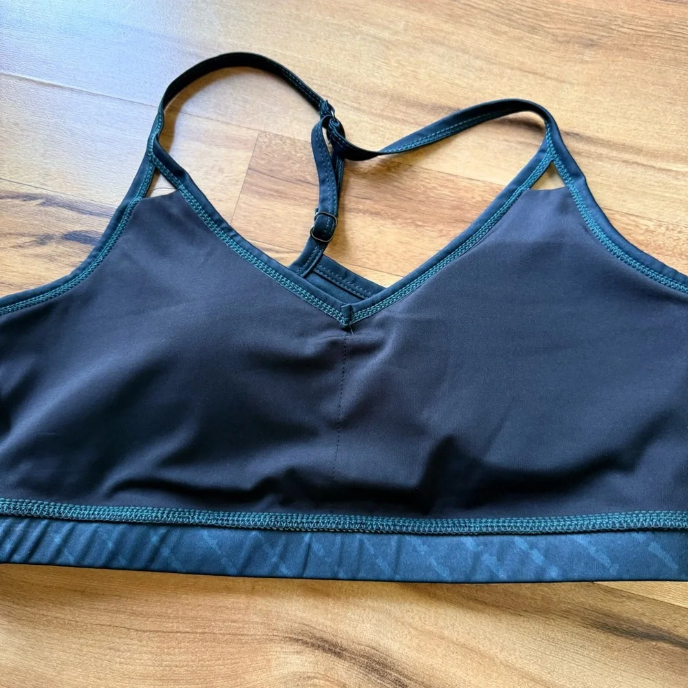 AR-33 Zion Hunter‎ Green Yoga Sports Bra Size Large Strappy Back Athletic